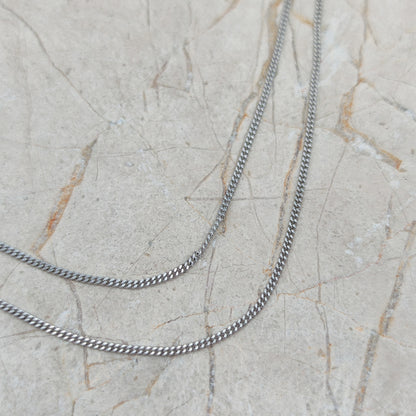 Elegant 18 Carat White gold necklace 42cm
