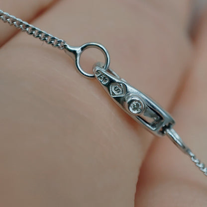 Elegant 18 Carat White gold necklace 42cm