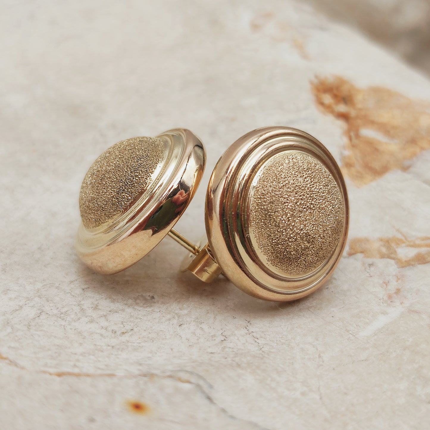 Vintage Sixties Earrings in 9 Carat Gold