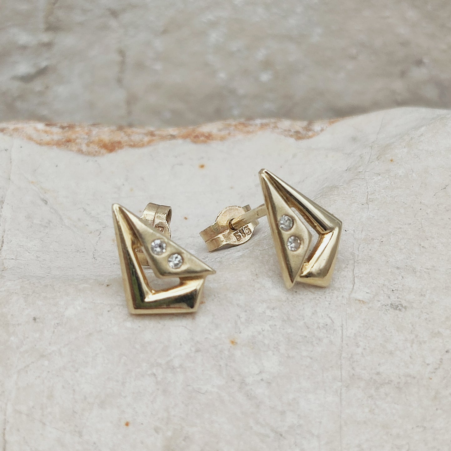 Vintage 14 Carat gold Earrings with 2 small Diamonds