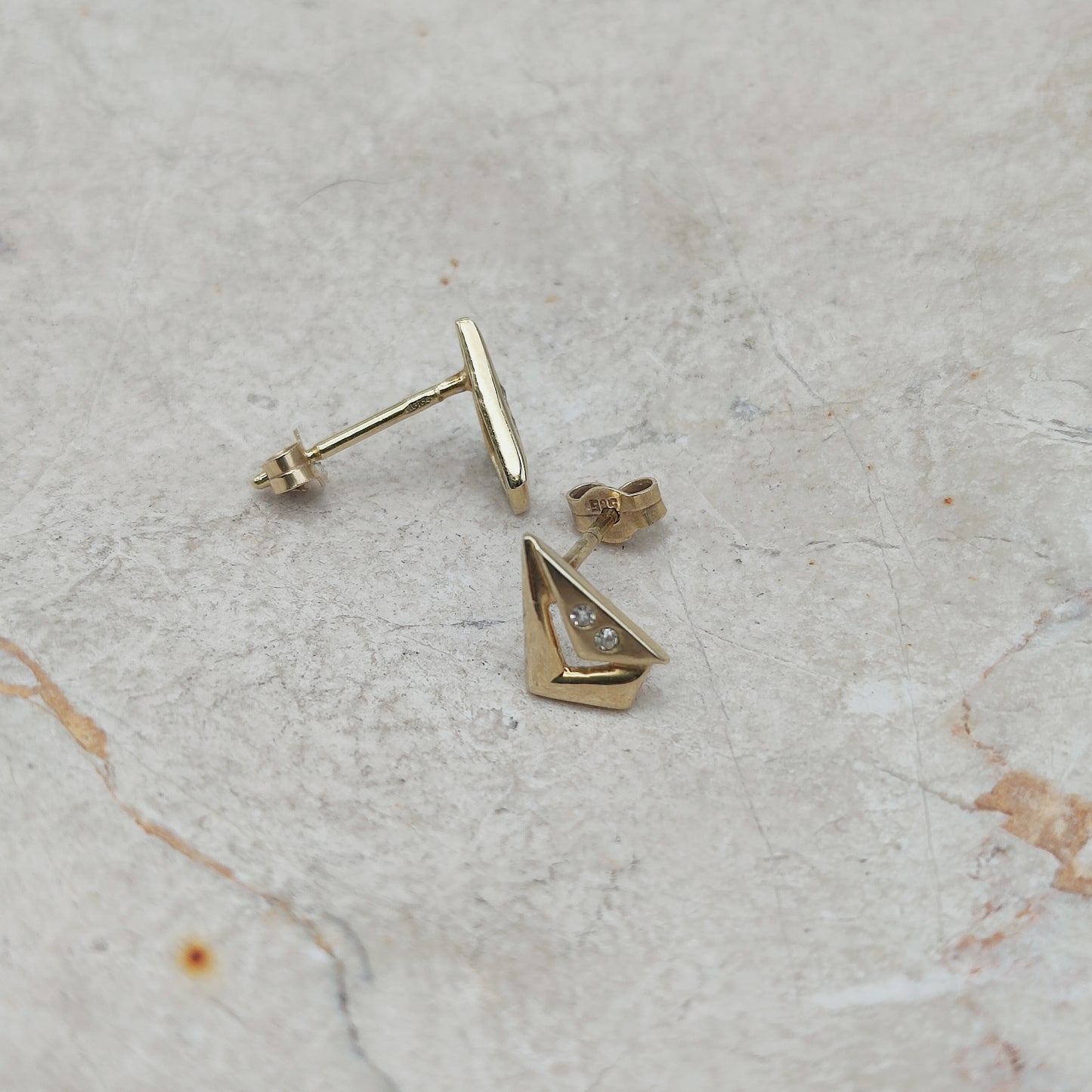 Vintage 14 Carat gold Earrings with 2 small Diamonds