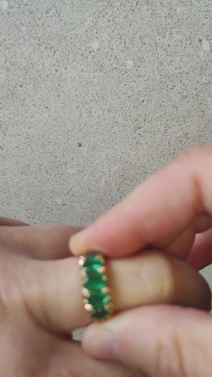 Vintage 5 stone Emerald Ring in 9 Carat Gold