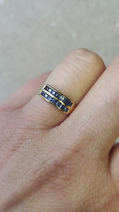 Vintage Carré Sapphire Ring in 18 Carat Gold