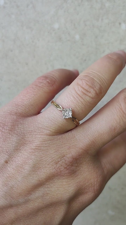 9 Carat gold vintage ring with Diamond Square Cluster