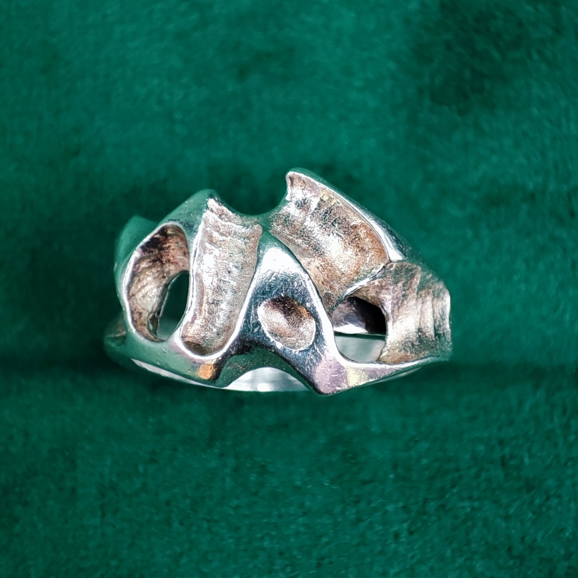Abstracte moderne zilveren ring Matti J Hyvarinen
